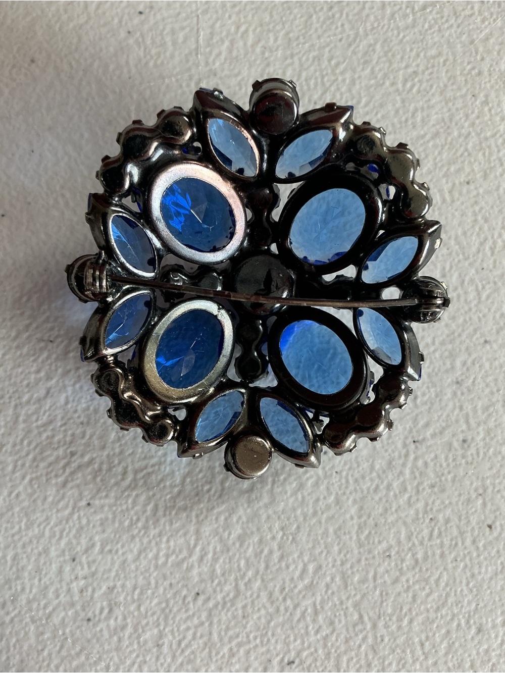 Vintage Juliana D&E Blue Rhinestone Brooch Domed Cluster AB Accent Open Back - Picture 5 of 5